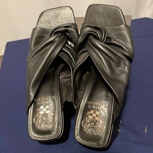 Vince Camaro Jenabie Black Sandals